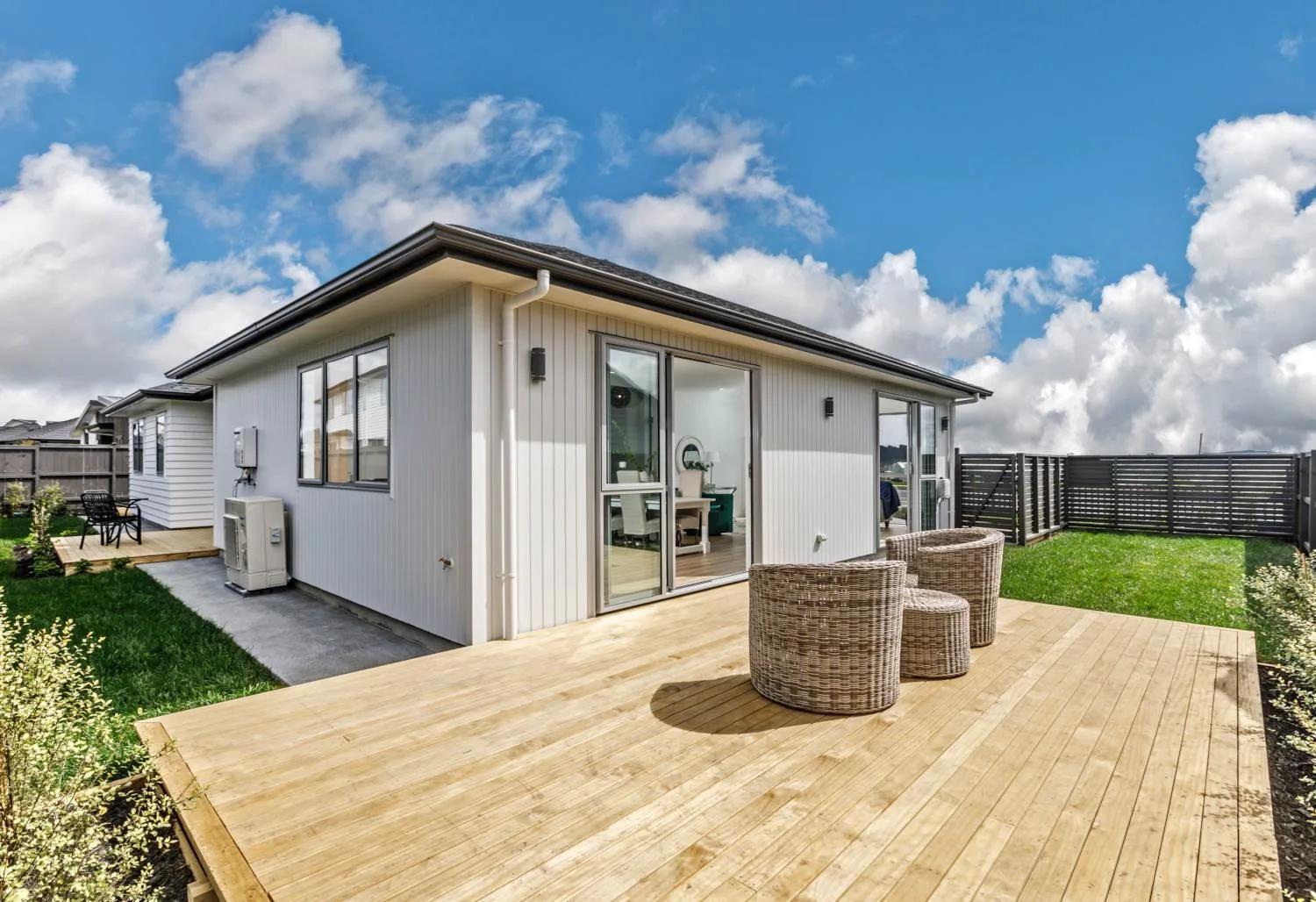 146 Wainui Road, Deck