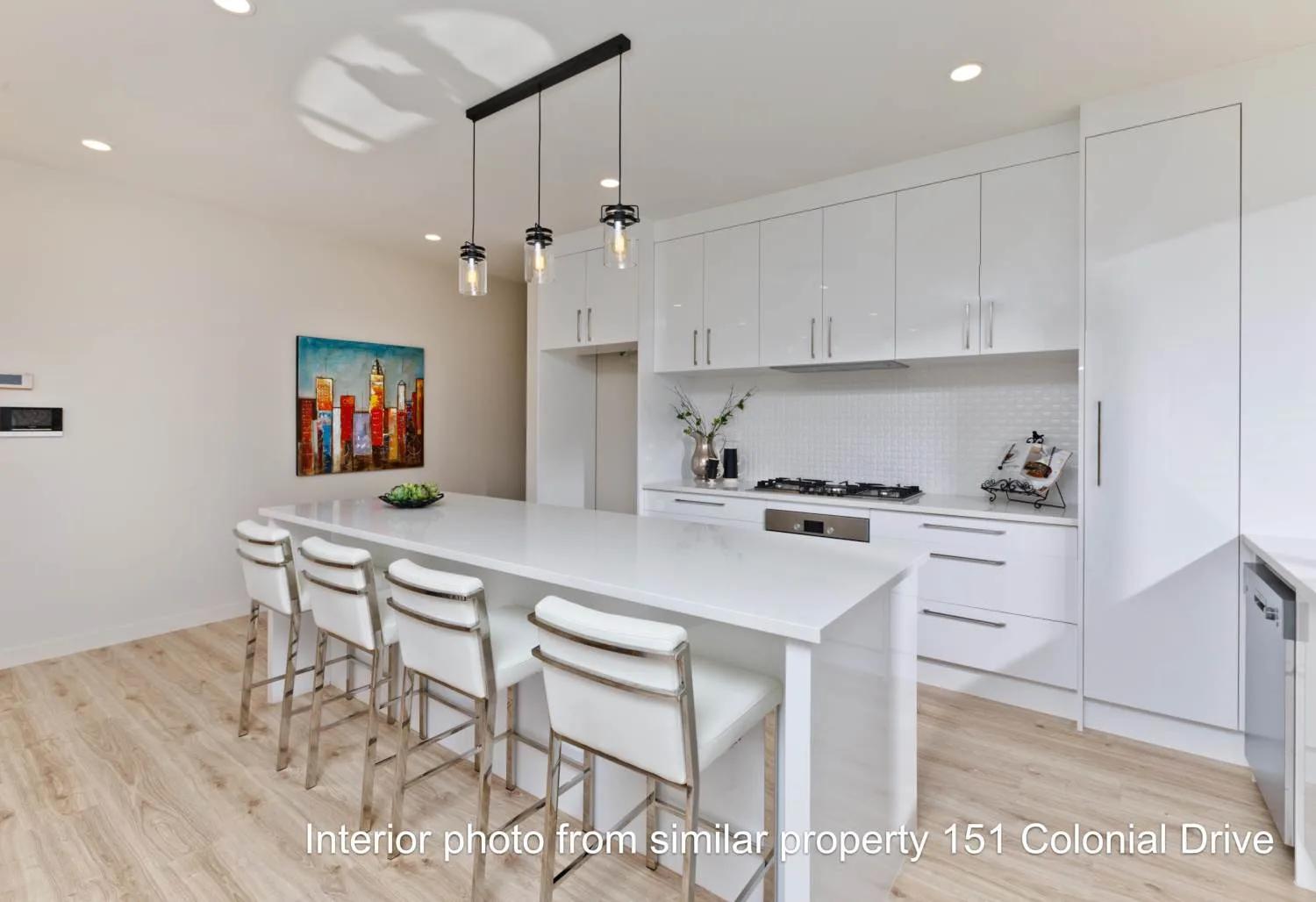 151 Colonial Dr, Kitchen