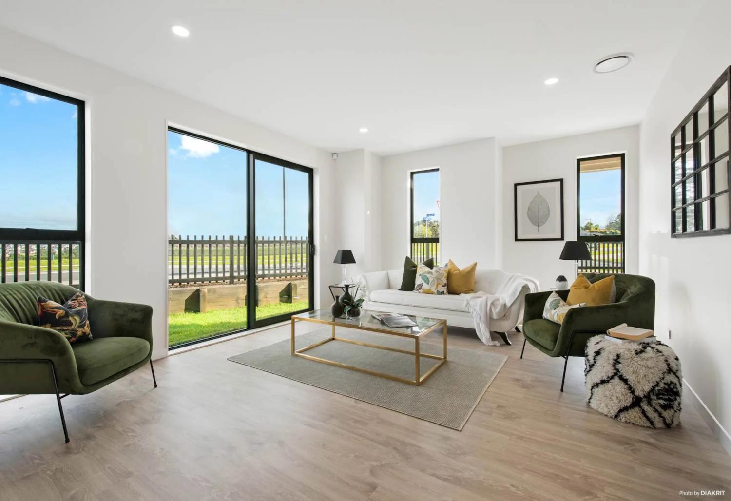 Paikea Street, Lounge