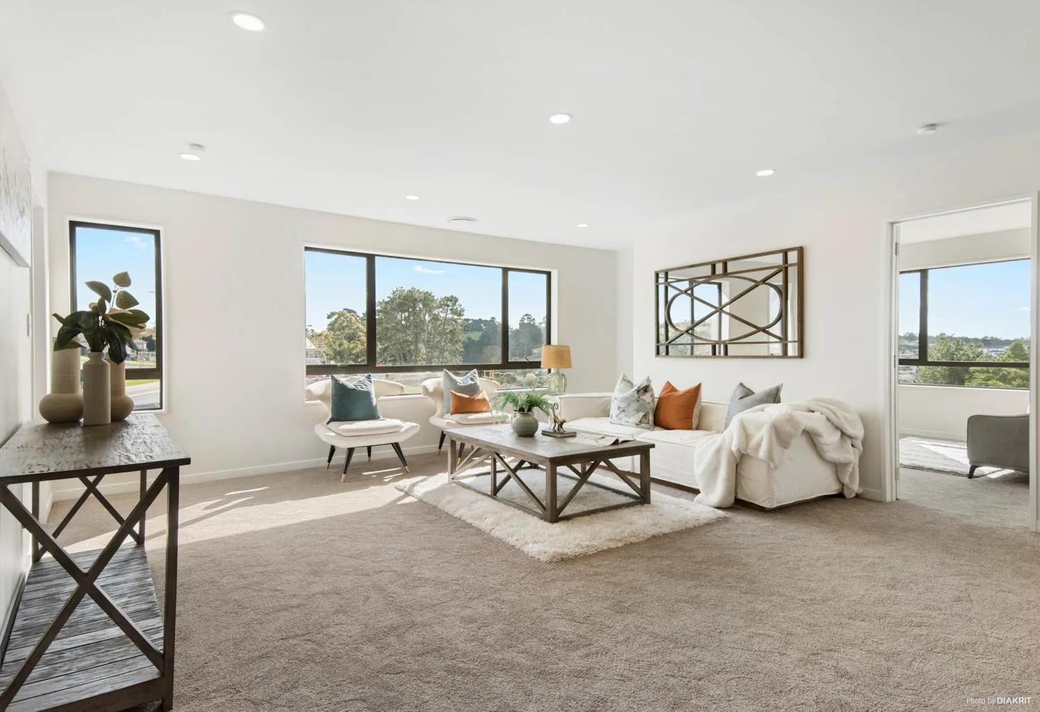 Paikea Street, Upstairs