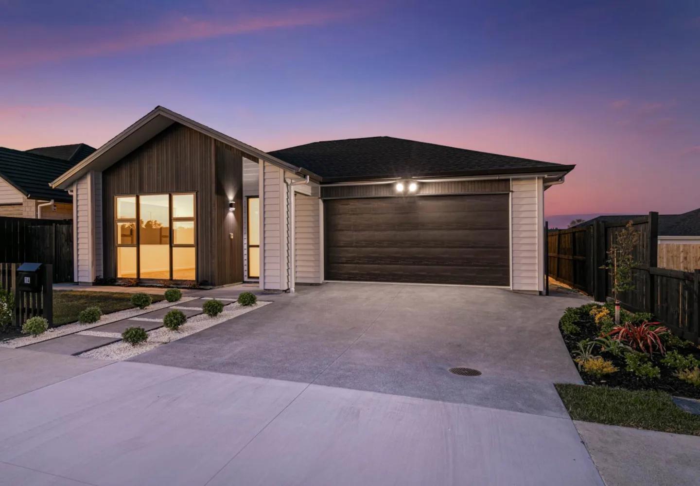 14 Karapapa Road, Front