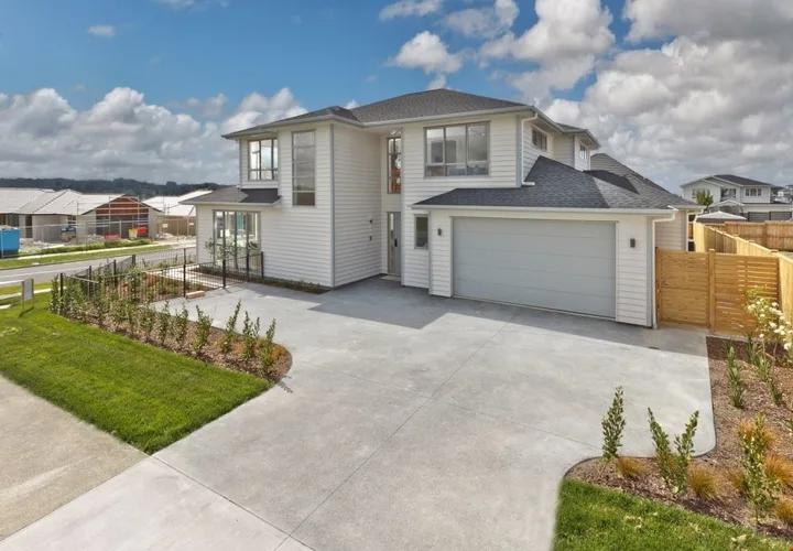 210 Wainui Road, Front