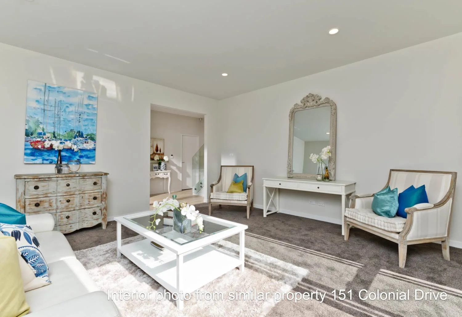 151 Colonial Dr, Lounge